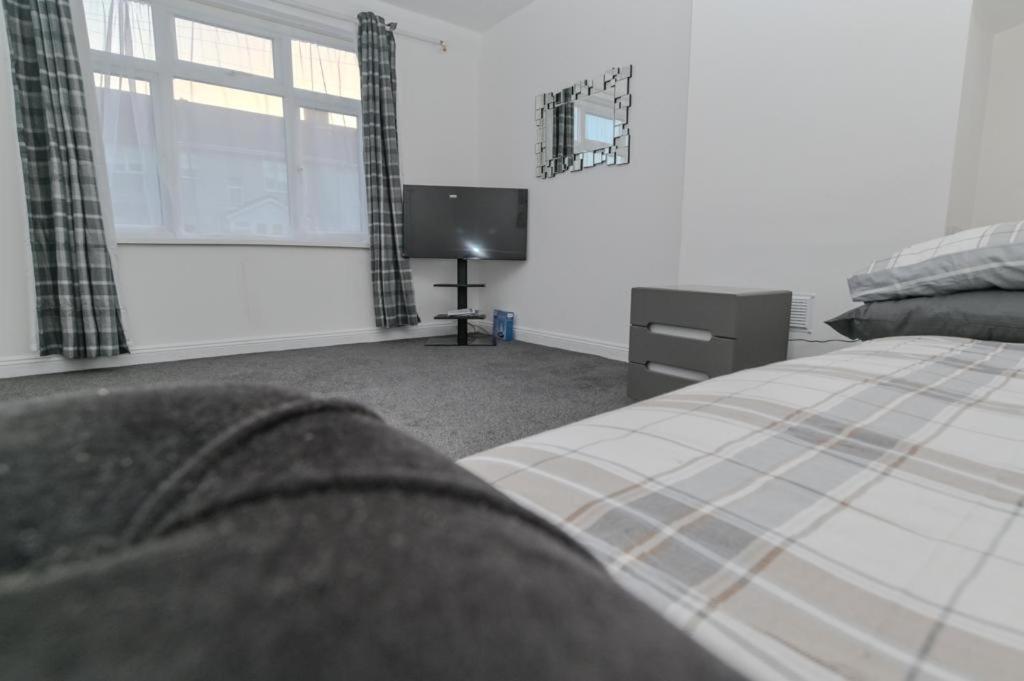 The House Apartment บาร์คกิ้ง ภายนอก รูปภาพ