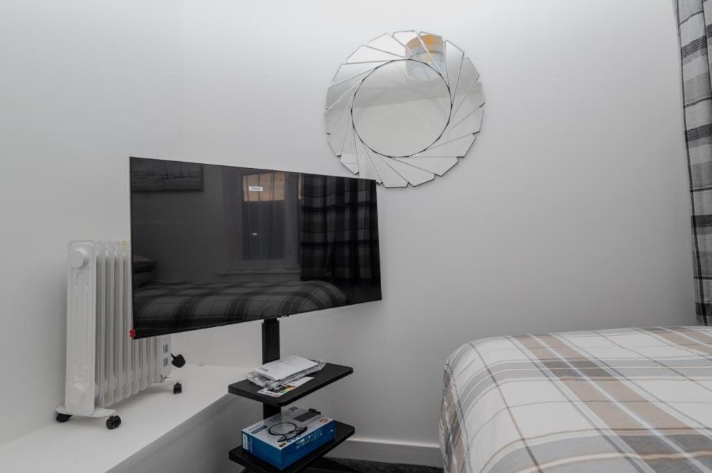 The House Apartment บาร์คกิ้ง ภายนอก รูปภาพ